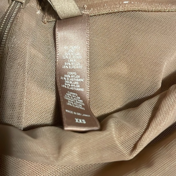 NWT SKIMS Tan Full Body Shapewear with Seamless Design Compression Effect XXS - Picture 5 of 5